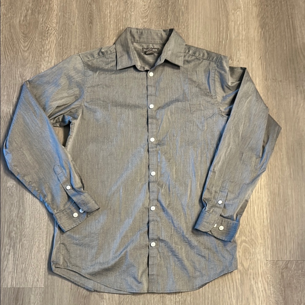 SALE🎈4/$10🎈Boys Grey Van Heusen Button Down